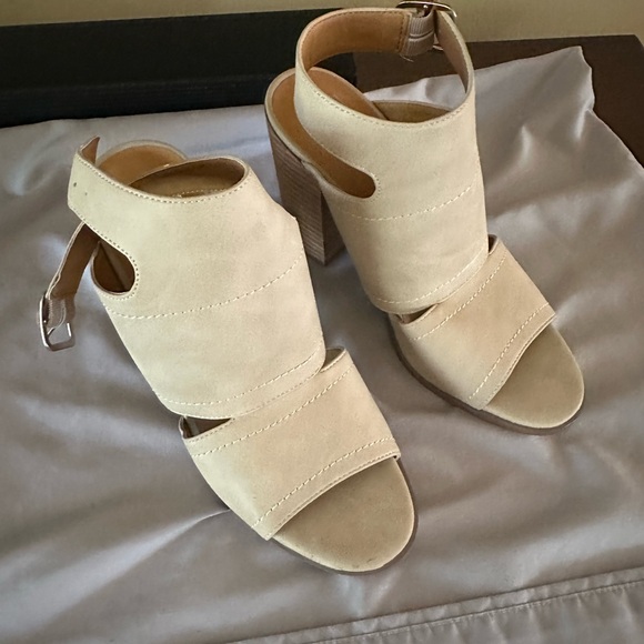 DV by Dolce Vita Brista Peep Toe Heels Size 9M New without Box - Picture 5 of 6